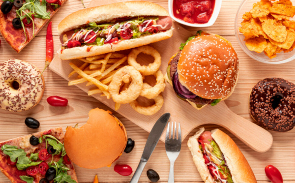 Malbouffe et santé mentale : les aliments ultra-transformés sont-ils liés à la dépression ?