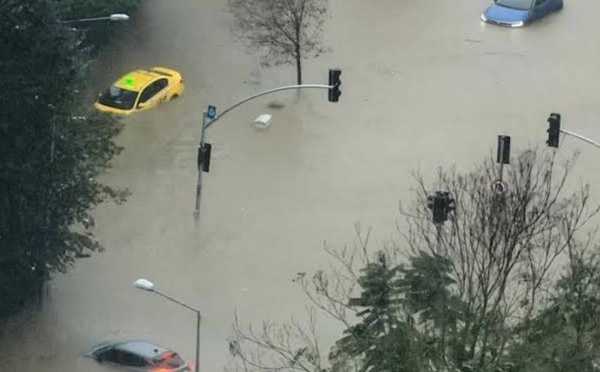 Turquie : des pluies torrentielles submergent Istanbul, deux morts et des dégâts considérables