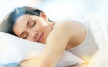 Sommeil : 4 bons gestes pour s'endormir quand il fait chaud 