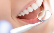 Une mauvaise santé bucco-dentaire peut s'avérer être grave et favorise les carences alimentaires