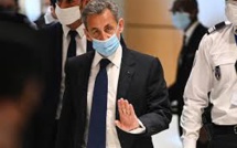 Nicolas Sarkozy condamné à un an de prison ferme , en attendant la Cour d'appel.