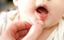 Les poussées dentaires chez les bébés : Souriez, rien de grave