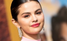 Selena Gomez nous montre son maquillage de soirée idéal
