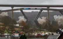 Démolition spectaculaire d'un pont en Allemagne 