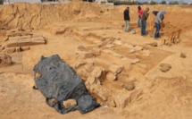 Des ouvriers découvrent des tombes de l'époque romaine sur un chantier à Gaza