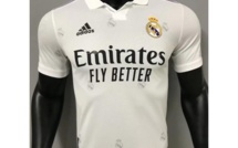 Pour les fans du Real : voici le maillot  club version 22/23