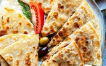 Gözleme, crêpe turque farcie à la viande hachée