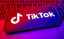 Il gagne une fortune en se faisant réveiller par ses abonnés TikTok