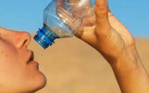 Canicule: des conseils contre les effets de la déshydratation