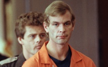 Jeffrey Dahmer : les déguisements d’Halloween sur lui retirés d’Ebay 