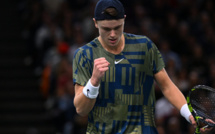 Tennis : Le Danois Holger Rune bat Novak Djokovic et remporte le Masters 1000 de Paris