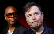 Elon Musk se fait huer lors d'un stand up