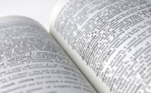 Le dictionnaire Cambridge modifie les définitions des mots "femme" et "homme"