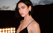Dua Lipa à Marrakech pour une campagne publicitaire d’Yves Saint Laurent