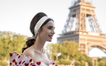 Le tournage d'“Emily in Paris” retardé à cause de la grève des scénaristes