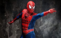 Un enfant se laisse mordre par une veuve noire pour devenir Spider-Man