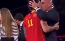 Le président de la Fédération espagnole s'excuse d'avoir embrassé sur la bouche Jenni Hermoso