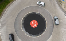 En Suisse, ce rond-point singulier adopte la forme d'un immense disque vinyle
