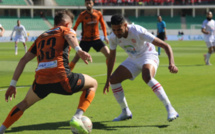 Botola Pro Inwi : le HUSA perd à domicile face à la RSB, la RCAZ surprend le MAT