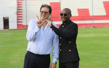 Le sort de Mokwena suspendu au derby contre le Raja : Aït Menna oppose un changement d'entraîneur avant le choc