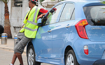 Casablanca impose des règles strictes aux gardiens de voitures