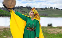 L’Ahidous au féminin : Sanae Jeddoubi, entre tradition et modernité