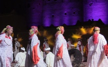 Izourane : quand le patrimoine danse sous les étoiles d’Aouloz