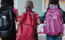 Cartables trop lourds, fournitures toxiques : un danger silencieux pour les écoliers marocains