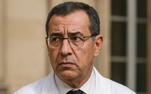 Chronique satirique : Le Ministre qui voulait garder les blouses blanches au pays