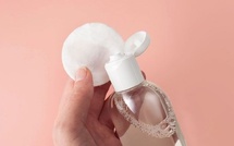 Peau sensible ? Découvrez l’eau micellaire maison qui chouchoute votre visage