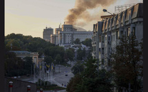 Ukraine: l’air inquiète, la terre saigne