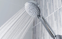 Mais pourquoi les femmes adorent-elles les douches brûlantes ?