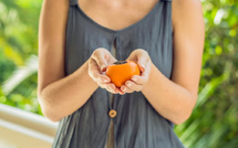 Le fruit d’hiver que personne ne remarque… mais qui fait des miracles