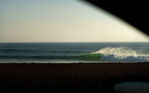 À Taghazout, les surfeurs accueillent la nouvelle année sur les vagues, entre sport et art de vivre