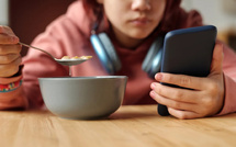 Smartphone éteint, assiette allumée : on redonne du sens à nos dîners !