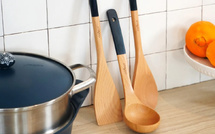 Quand le bois de vos ustensiles de cuisine souffre, voici le remède miracle