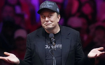 Elon Musk dépasse les 850 milliards de dollars et devient l’homme le plus riche de l’histoire