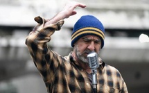 Éric Cantona sort « Perfect Imperfection » : du mythe du foot à la scène musicale