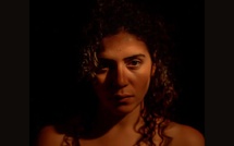 Un voyage sentimental en musique : l’EP de Sara Moullablad en avant-première à l’American Arts Center