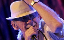 Alex Ligertwood, voix emblématique de Santana, s'éteint à 79 ans