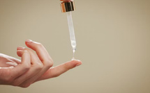 Le rétinol, un actif puissant mais à manier avec précaution en cosmétique