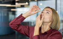 Presbytie : un collyre pourrait-il bientôt remplacer les verres progressifs ?