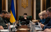 Ukraine : le pouvoir se fracture alors que la guerre ne faiblit pas