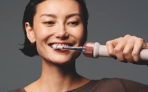 La nouvelle brosse à dents de Dyson filme vos dents pendant le brossage